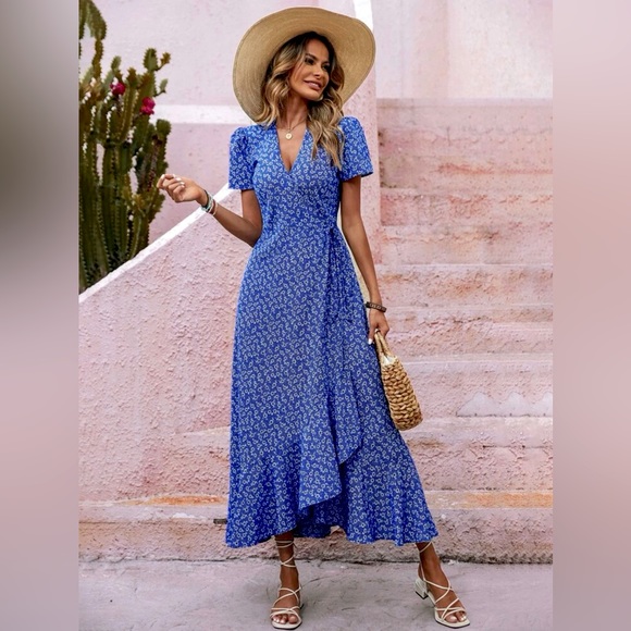 Dresses & Skirts - Floral Print Wrap Dress